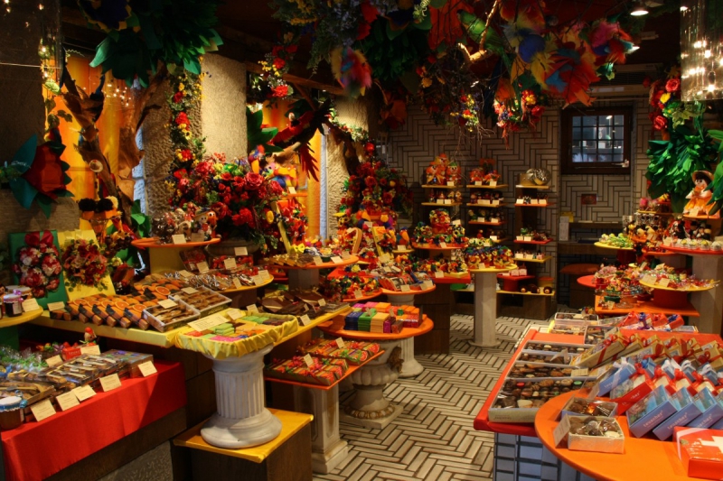 vente-CAGNES SUR MER-min_candy_store_chocolate_shop_chocolate_switzerland-393515