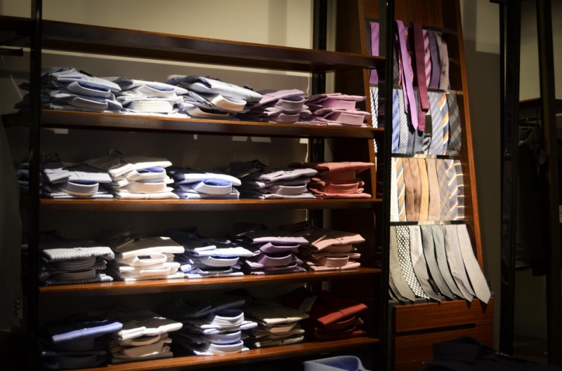 vente-CAGNES SUR MER-min_shirts_exhibition_shop_shopping_shelf_buy_business_clothing-940715